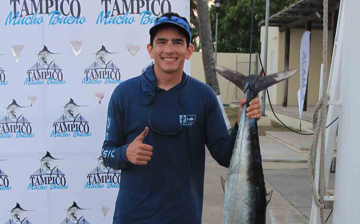 Asistente nos mostró su pesca del día