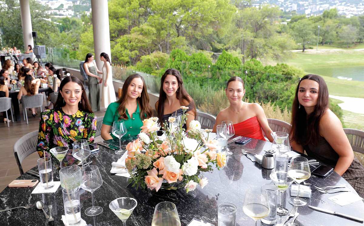 Andrea Villarreal, Mariana Lozano, Lorena Garza, Daniela Tirado e Isabella Morton