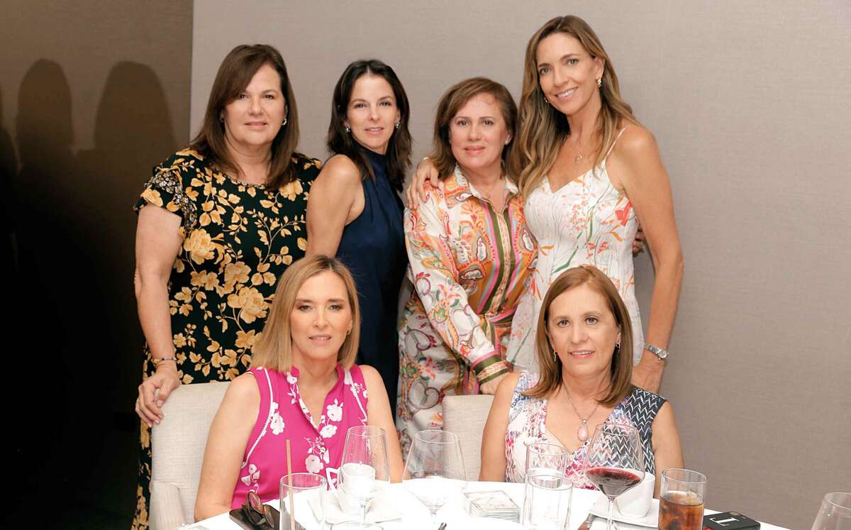 María Esther González, Irma Ravizé, Marissa de Gutiérrez, Maru Martínez, Bertha Martínez y Lily Von Bertrab