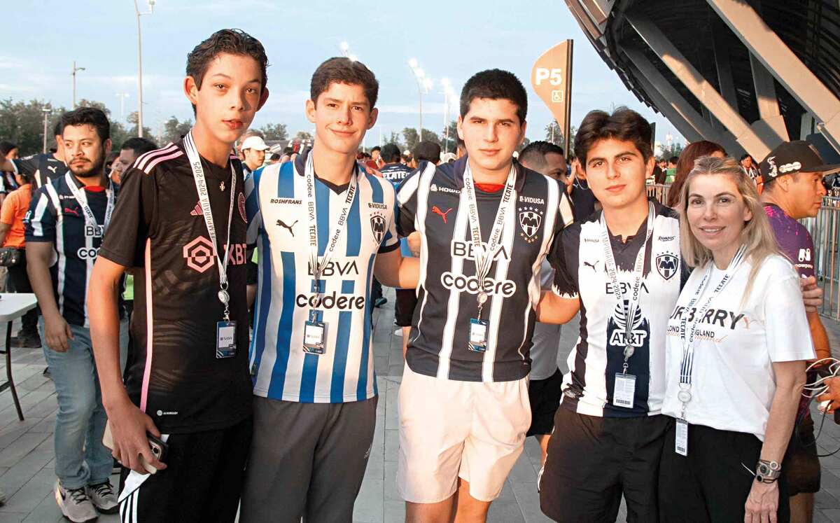 Raúl Saide, Javier De la Garza, Gabriel Huerta, Roberto Selem y Roberta Barrera de Selem