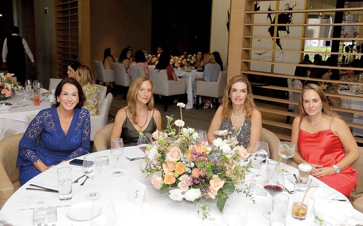 Sofía Izaguirre, Mayra Ang, Mavy Flores y Verónica Scott