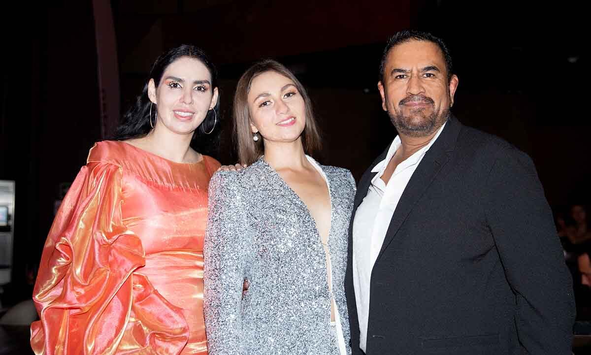 Alexia Rauch, Alba Peregrina y Raúl Martínez