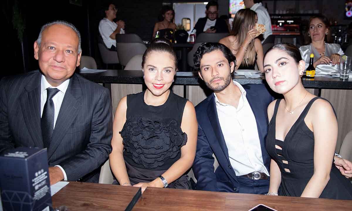 Francisco Guzmán, Lorena De la Rosa, Diego Guzmán y Ximena Guzmán