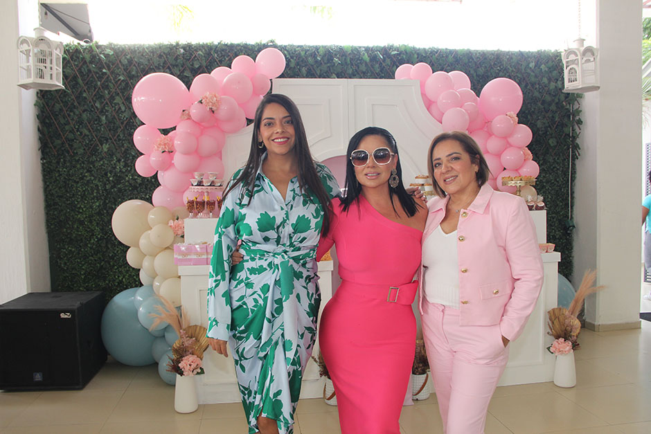 Alicia Gasca, Laura Casillas y Lily Flores