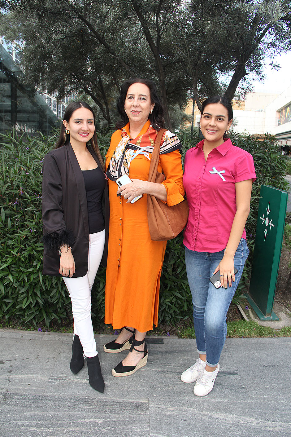 01 Llamil Mina y Pilar Rea.