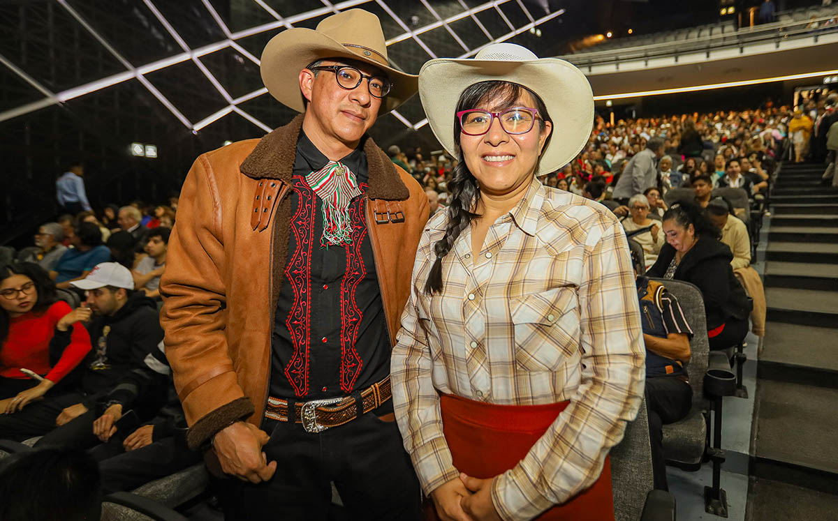 León Felipe y Melody Hernández