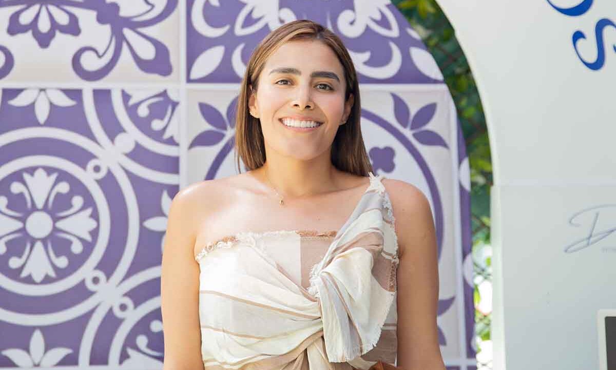 Rebeca Flores