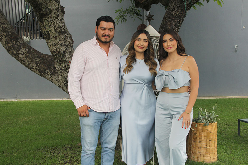 Salvador Zamora, Paola Zamora y Kenia Zamora