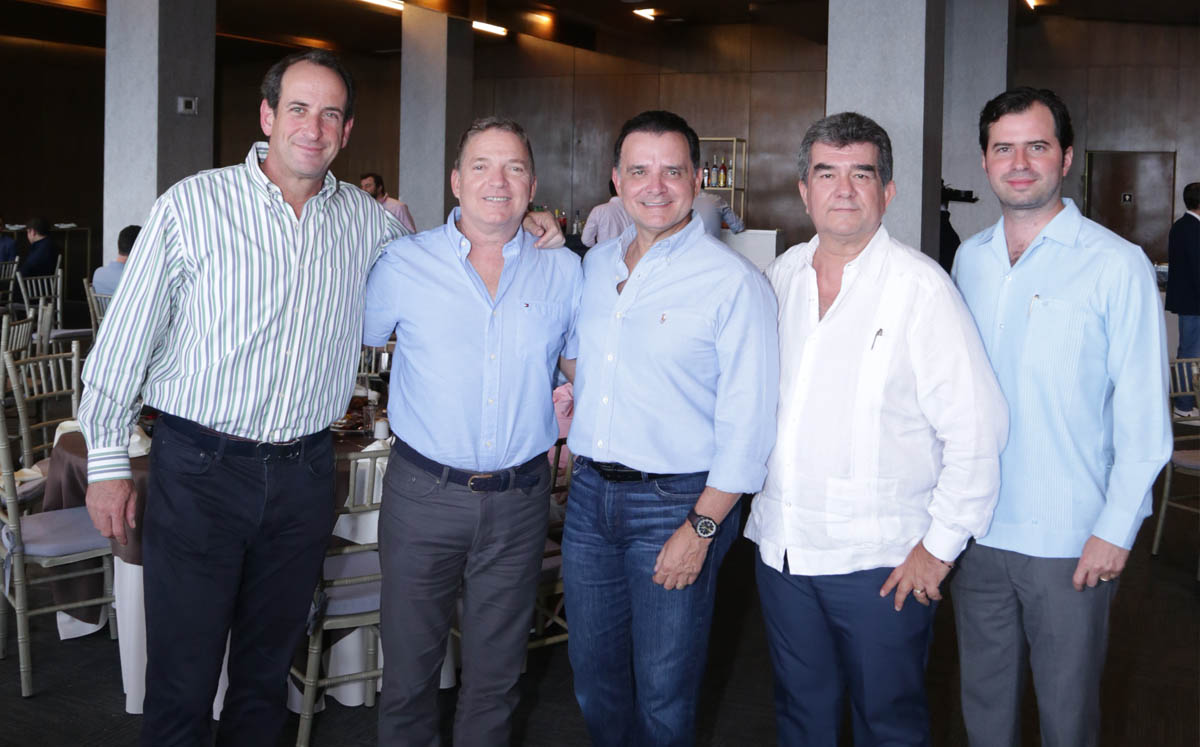 Adrián Meouchi, Ricardo González, Mario Gámez, Jorge Gámez y Everardo Hiarmes