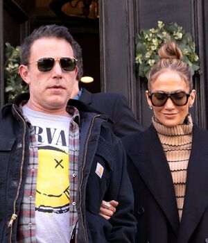 Jennifer Lopez y Ben Affleck besándose en medio de su divorcio (Foto: Getty)