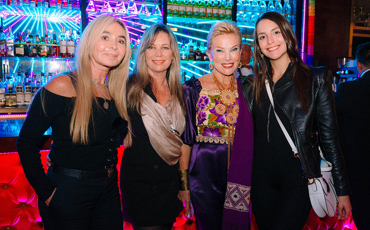 Carla Fernández, Tere Muñoz De Cote, Raquel Bessudo y Erika Elizondo