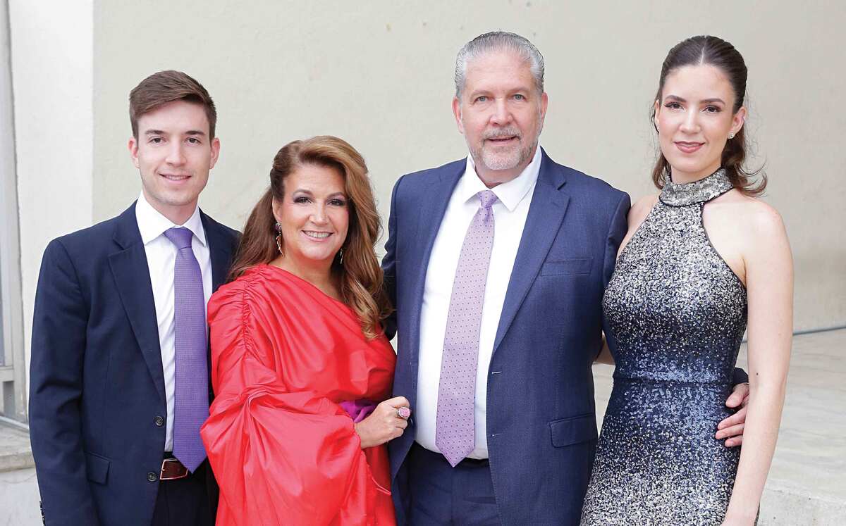 Édgar Warnholtz, Lydia Pérez, Édgar Warnholtz y Gretta Warnholtz