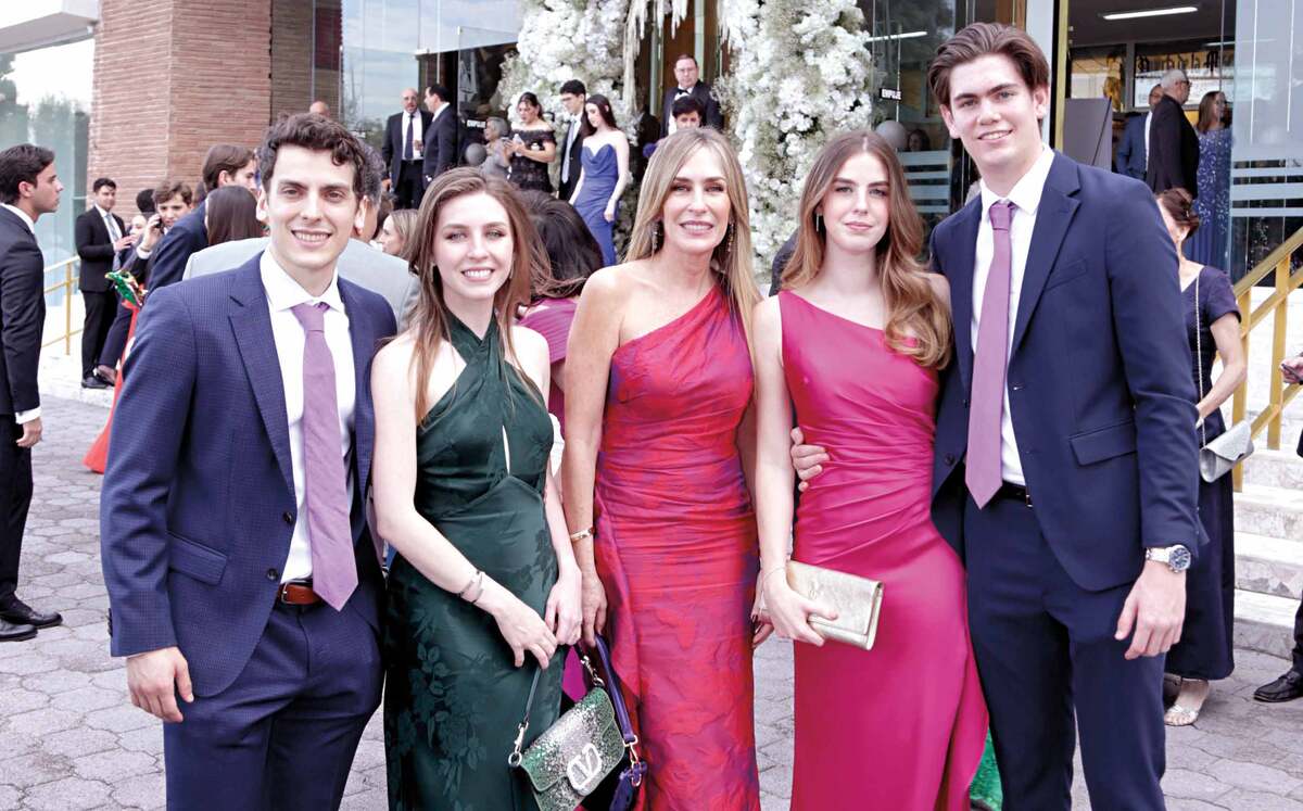 Jaime Garza, Marifer Lozano, Sandra de Lozano, Raquel Lozano y Antonio Pena