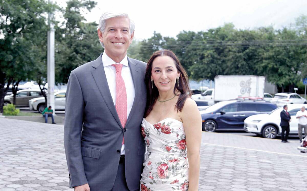 Jesús García y Gina Von Rossum