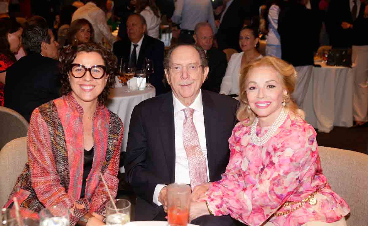 Luz Lobatón, Fernando Santos y Adriana Garza de Santos / Fotos: Daniel Saldívar