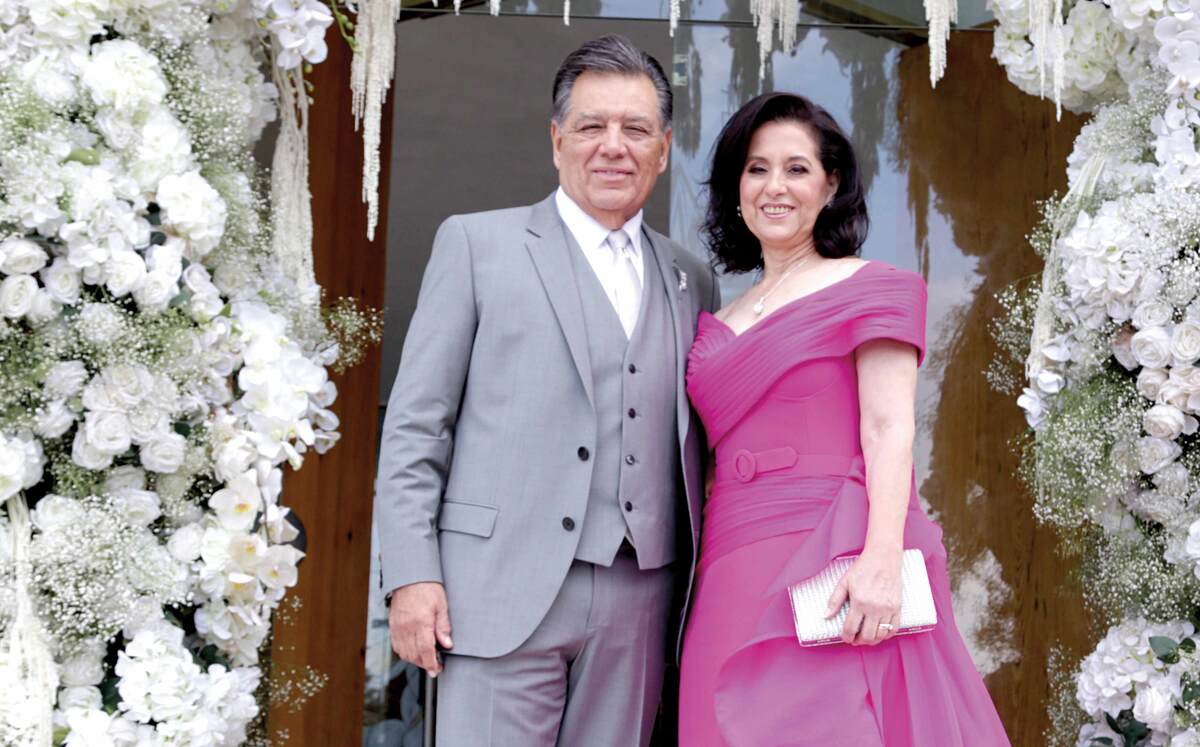 Papás del novio. Félix Martínez y Evelyn Morelos