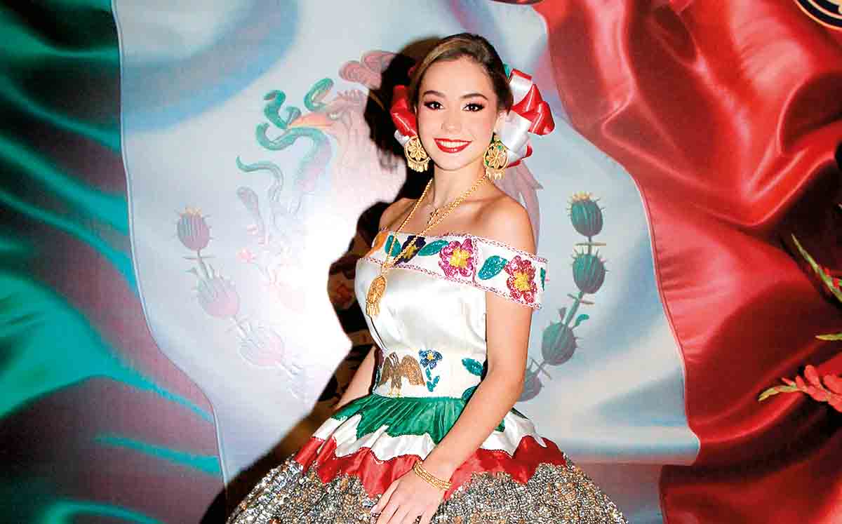 NATALIA FERNÁNDEZ grito a todo pulmón ¡Viva México!