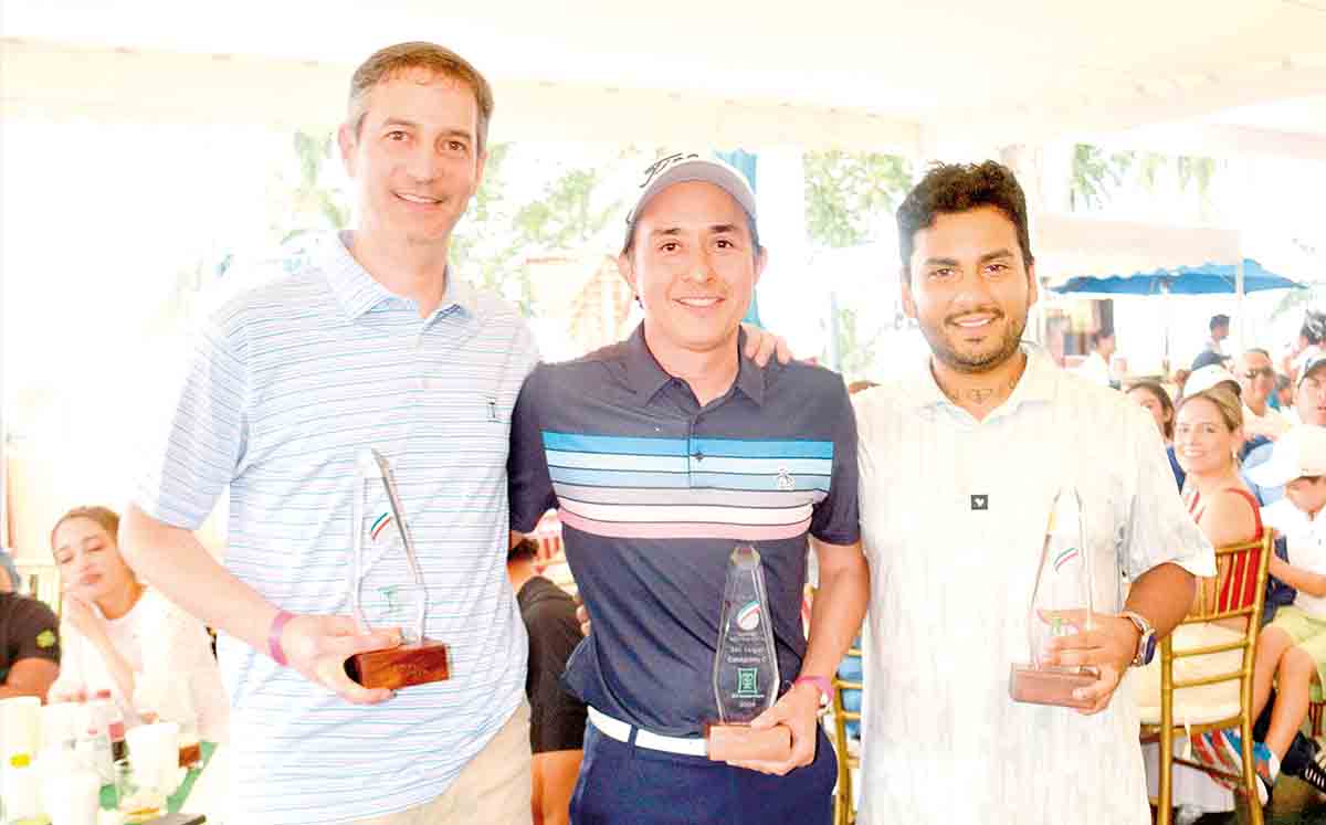 CARLOS HINOJOSA, PEDRO PABLO  GALINDO Y OCTAVIO ZAMBRANO fueron ganadores del Torneo de Independencia