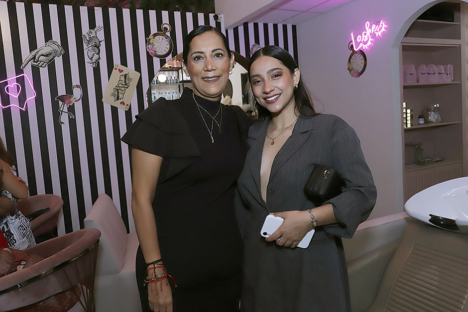 Adriana Garay y Marifer Garay