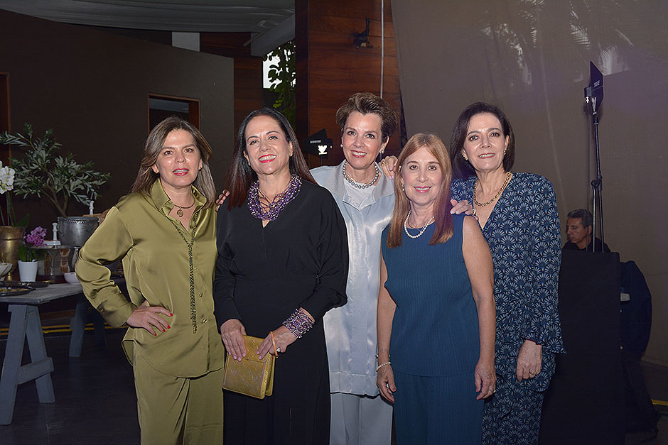 Catalina Orea, Ángeles Baz, Vicky  Horn, Adriana Gómez de Vargas y Hilda González