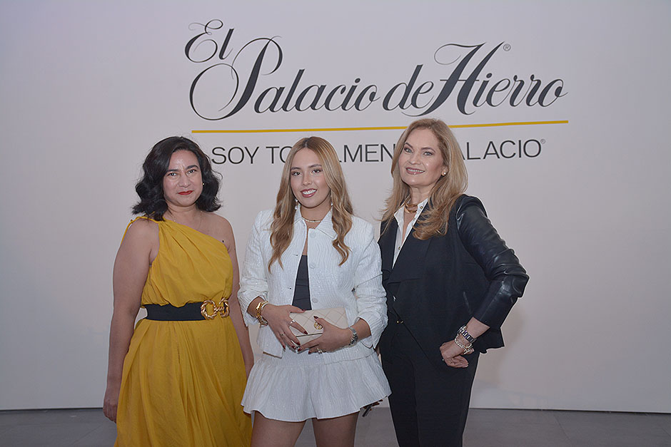 Claudia Elizondo, Camila Torres y Rosy Gálvez