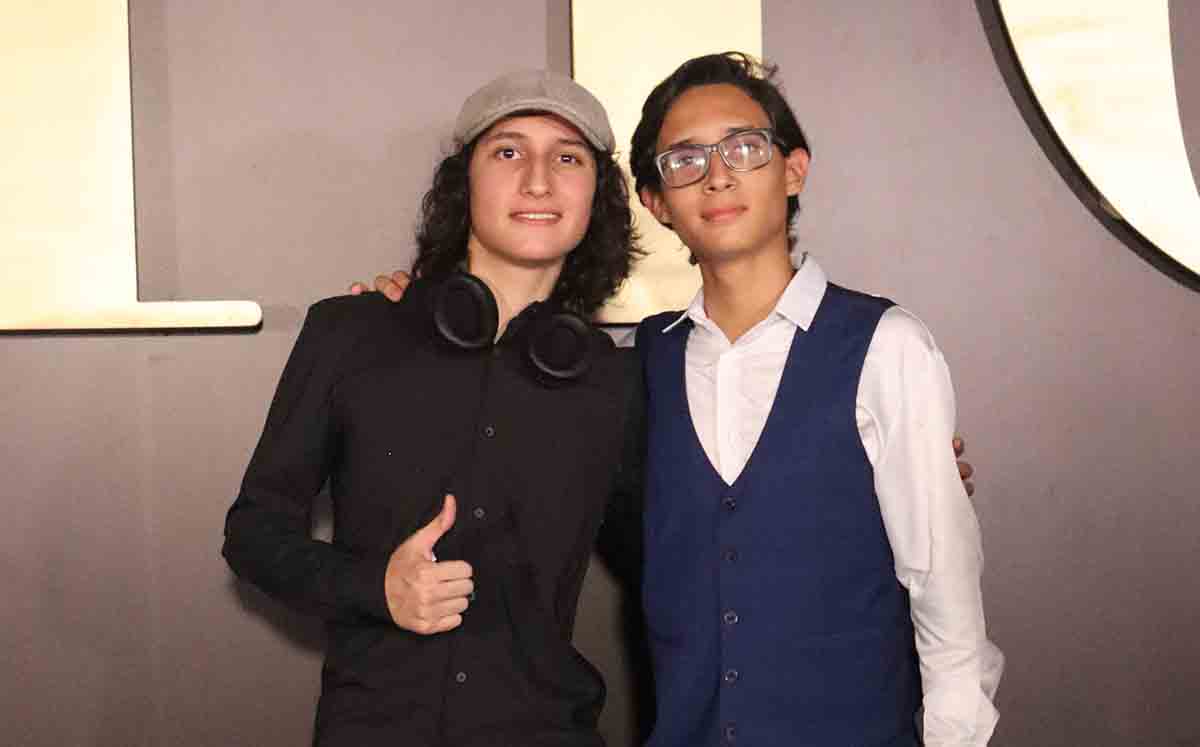 SERGIO LOMAS Y ALBERTO LOMAS estuvieron presentes durante el 16 aniversario CHIC