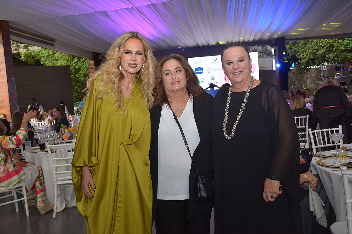 01 Lucia Salvador, Nena Navarro y Mélida Salvador