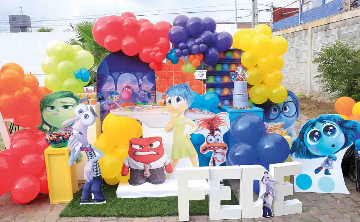 Decoración de la fiesta con temática de la película Inside Out / Fotos: Daniel Saldívar