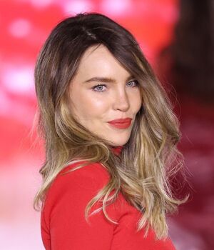 Filtran video de Belinda llorando tras tropiezo en Paris Fashion Week (Foto: Getty)