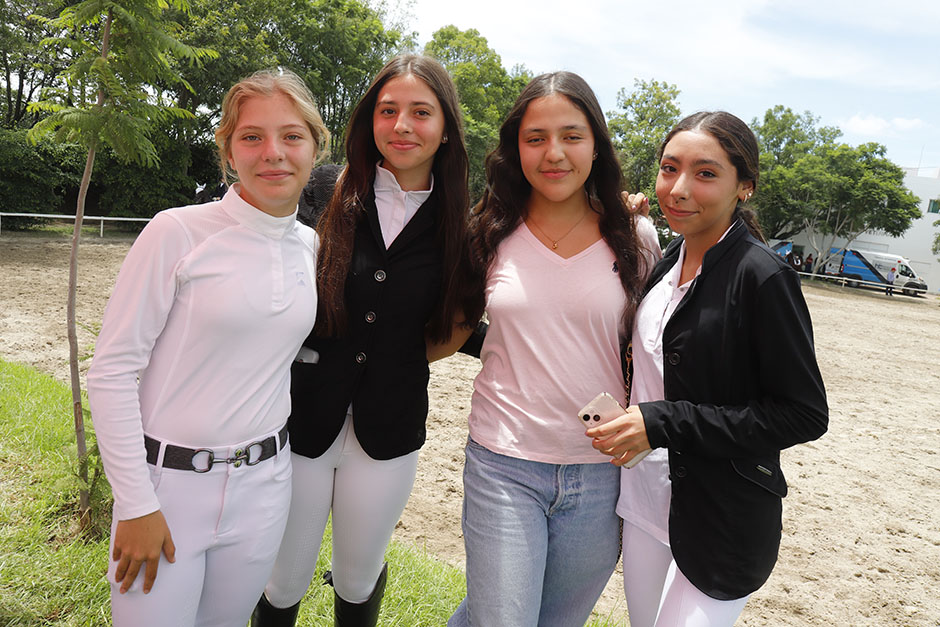 Inés Álvarez del Castillo, Victoria Zamudio, Ximena López y Valentina Avilez