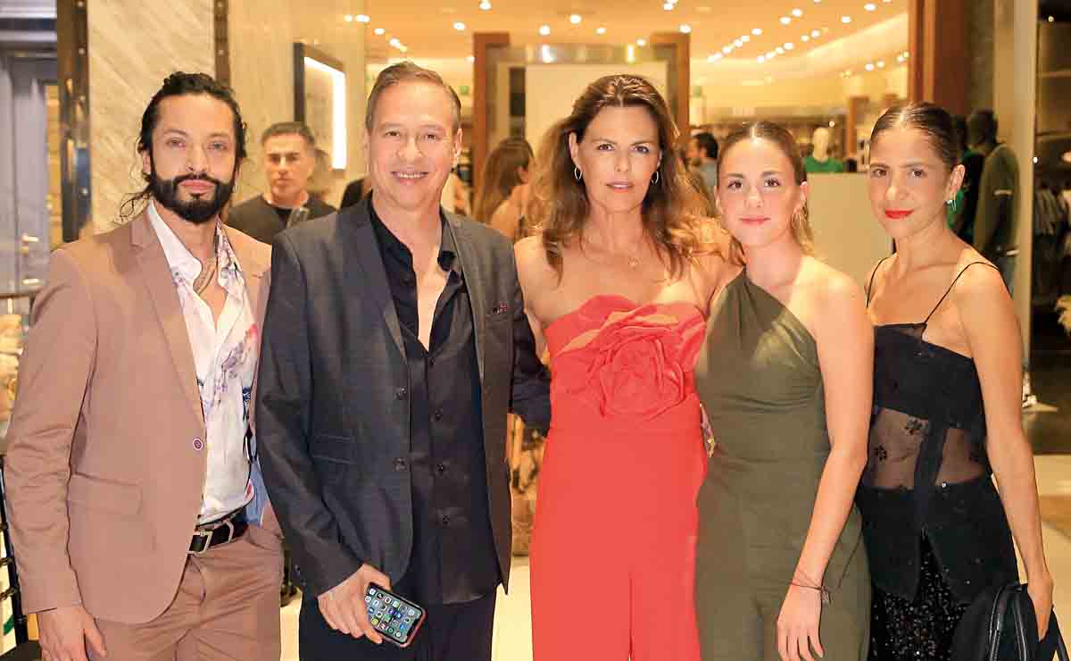 Jorge Orduña, Pepe Quintero, Rosa María Oliver de Blanco, Vivian Blanco y Sandra De la Garza / Fotos: Daniel Saldívar