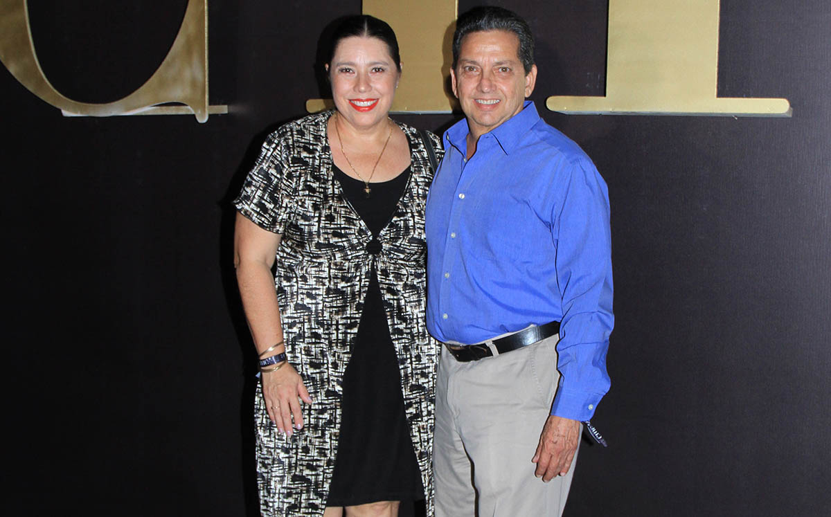ROCHI MACIAS Y MARIO CAVAZOS fueron recibidos con la música de Tempus Quartet en el Antiguo Casino