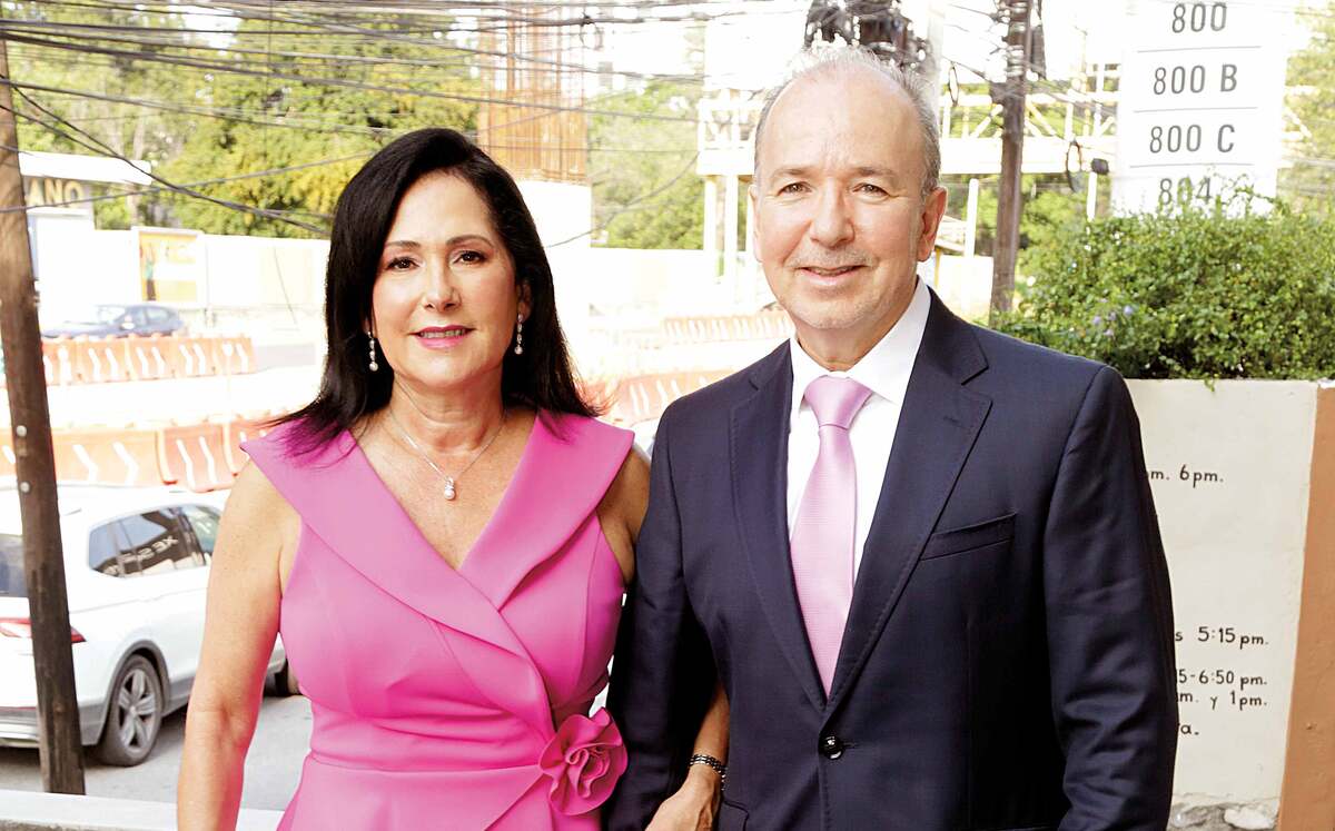 Mónica González de Garza y Antonio Garza