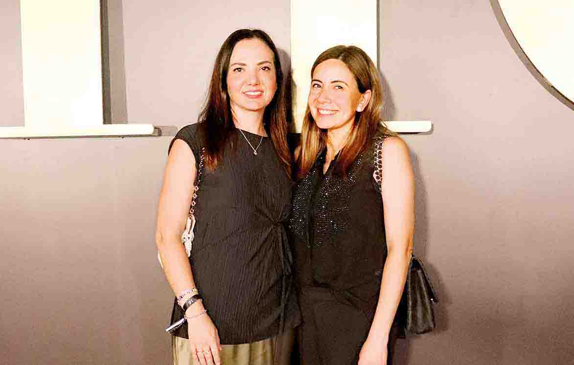 CECILIA DIAZ BARRIDA y NYDIA CANTON acompañada para celebrar nuestro CHIC RUNWAY