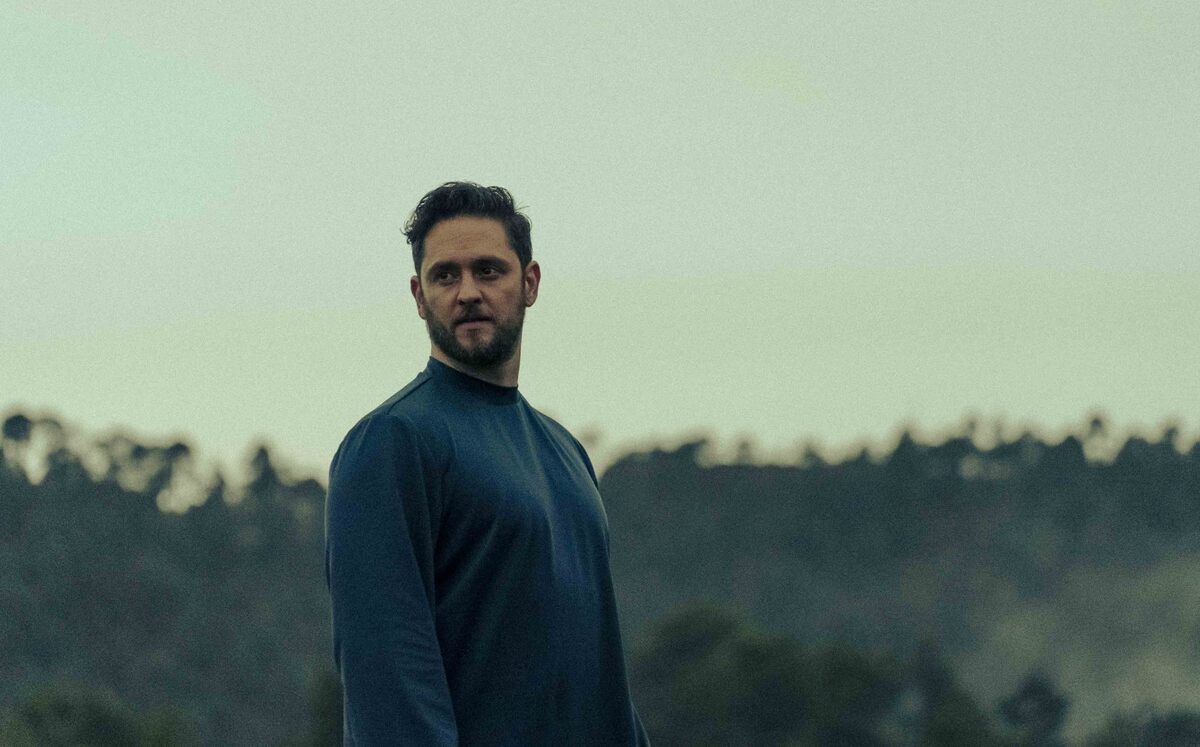 El cantante lanzará pronto otro sencillo más y espera cantarlos en vivo el siguiente año.