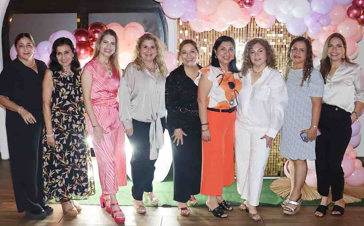 Asistentes nos regalaron sus mejores sonrisas en el festejo