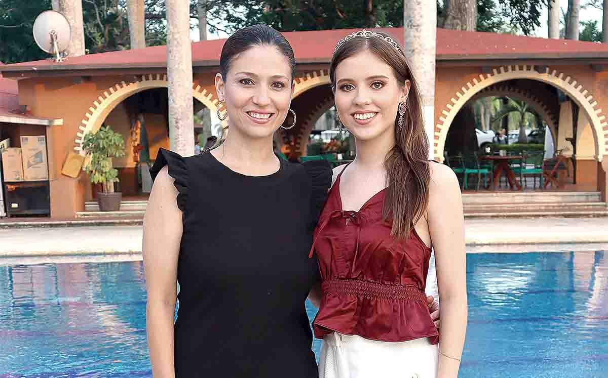 ALEJANDRA SALAZAR Y REGINA SALDÍVAR nos regalaron sus mejores sonrisas