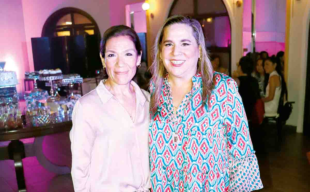 LUPITA DURÁN Y MÓNICA CASTELLANOS degustaron deliciosas enchiladas suizas a cargo de la cocina del club