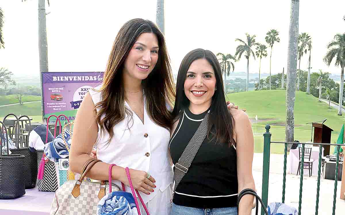 ENNA GONZÁLEZ Y PAULINA MANAUTOU fueron recibidas con una bolsa y toalla playera para disfrutar de una agradable tarde junto a la alberca