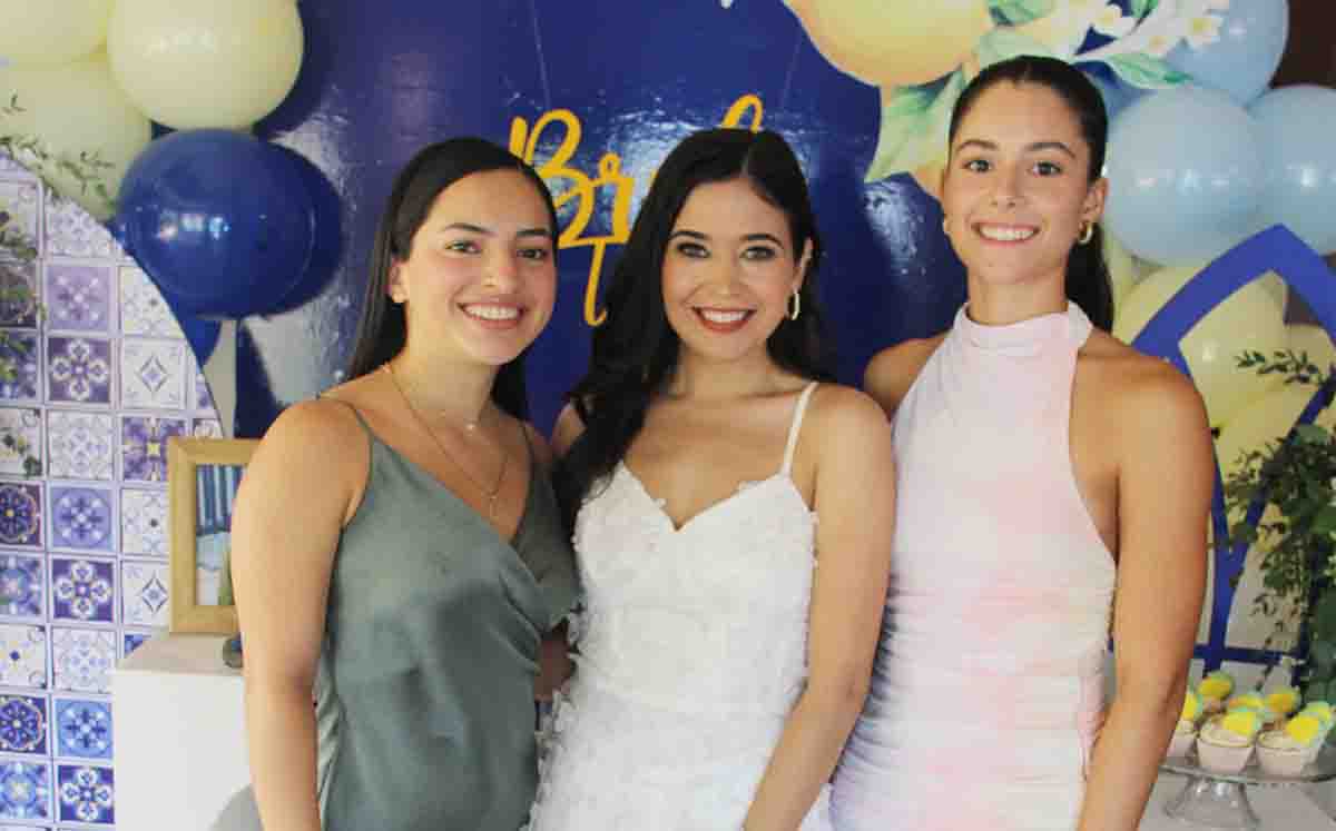 CECI MATEOS, SOFÍA GARZA Y SILVIA ROCHA degustaron de un delicioso pastel indio y refrescantes bebidas