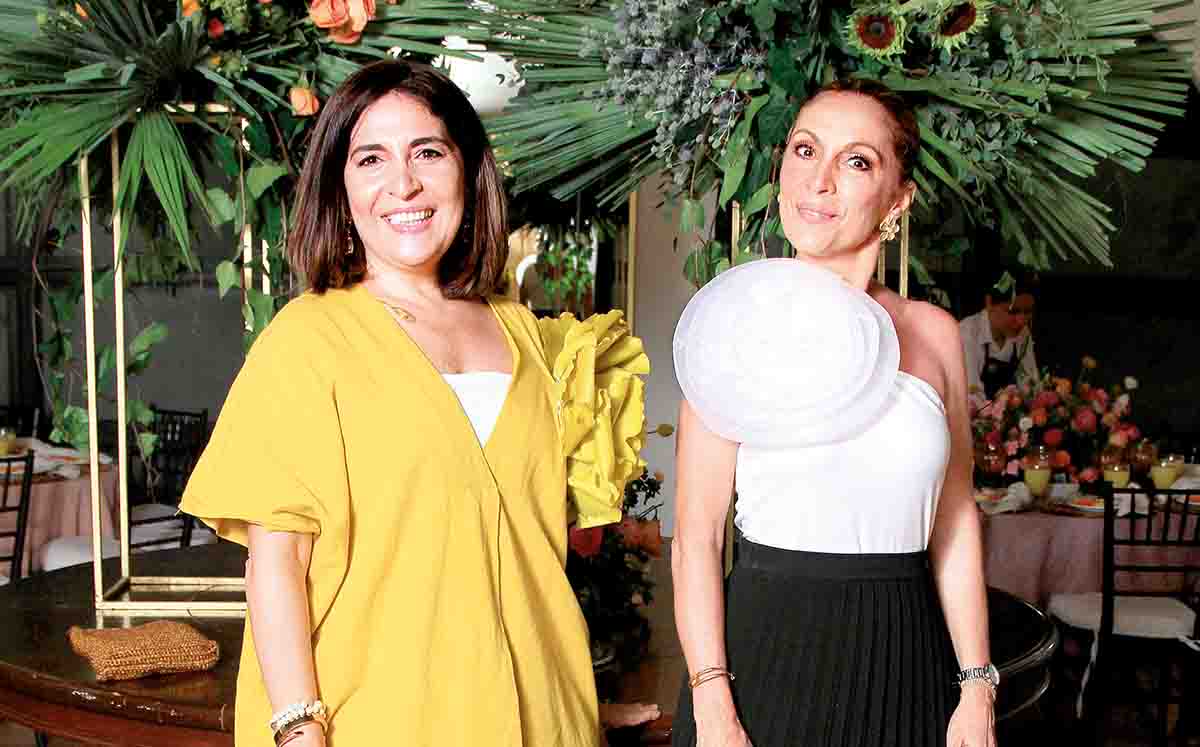 SYLVIA HERRERA Y YOLANDA HERRERA degustaron de un buffet de desayuno a cargo del club