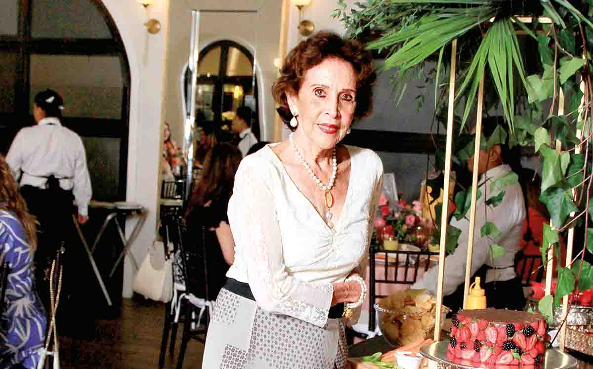 LICHITA DE VILLARREAL nos regaló su mejor sonrisa en la despedida de soltera
