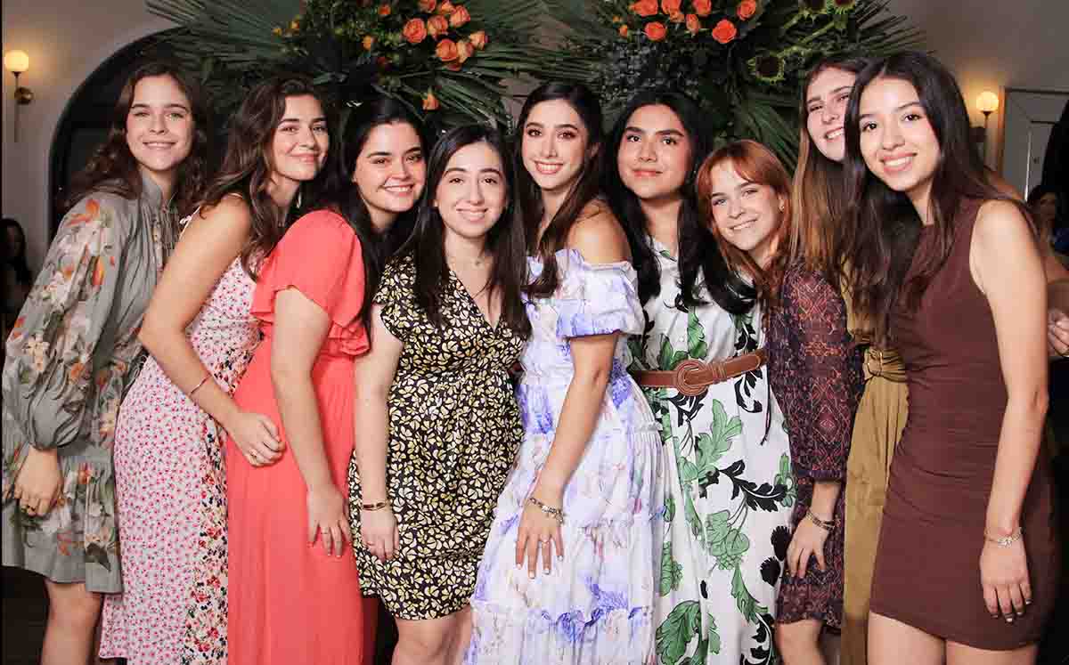 PAULINA MADARIA, PAOLA KAUACHI, ROMINA ROJO, LORIS PEÑA, ANA LUCIA MADERO, JIMENA FERNÁNDEZ, SOFÍA MADARIA, ANA SOFÍA LEON Y ALEJANDRA AGUINACO