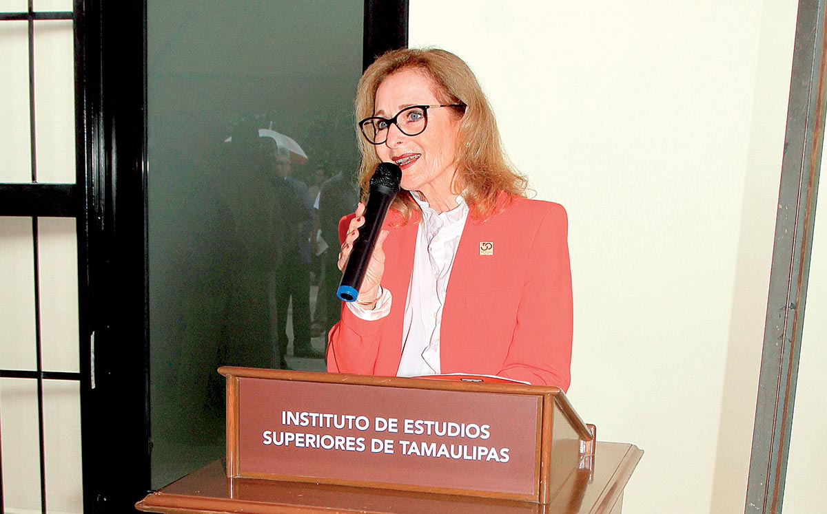 GLORIA SEPTIEN dio unas palabras de agradecimiento y orgullo hacia este proyecto y la institución
