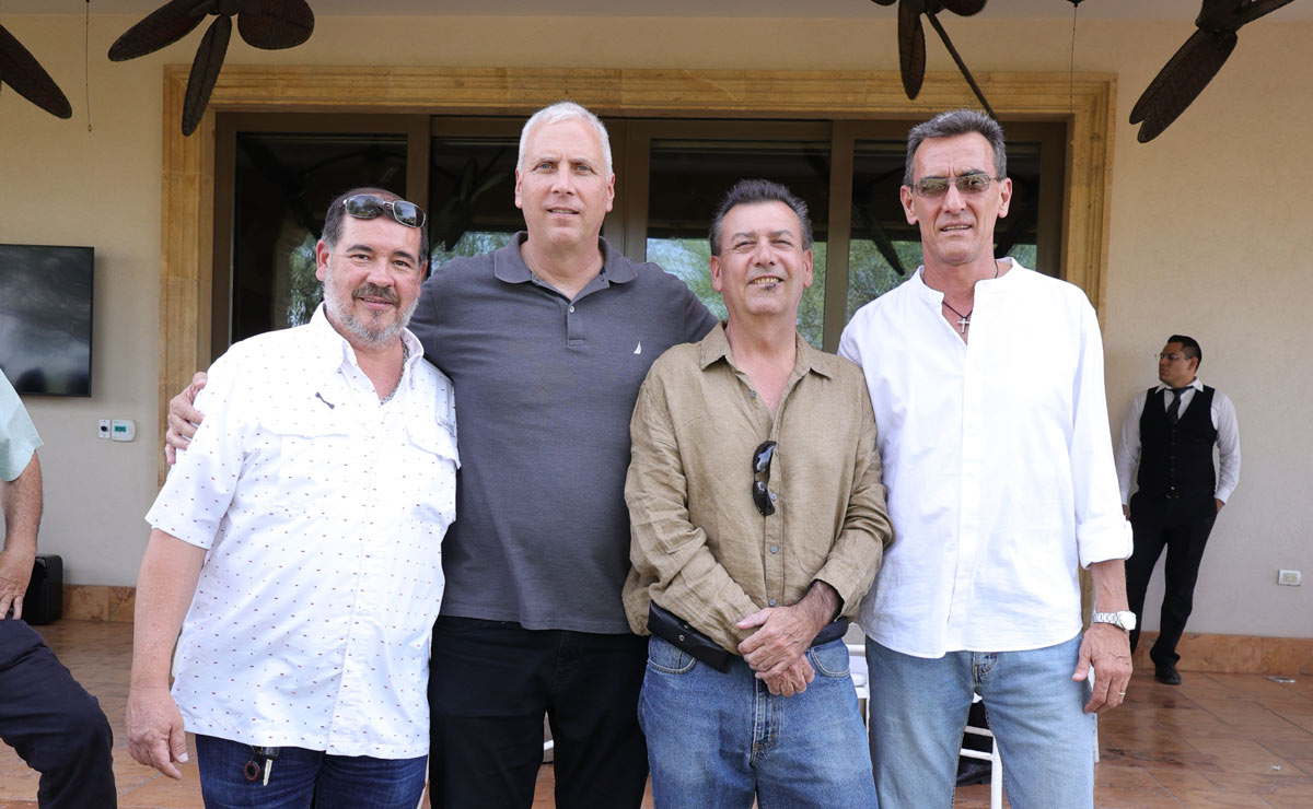 Carlos, Roberto, Tomás y Pelo