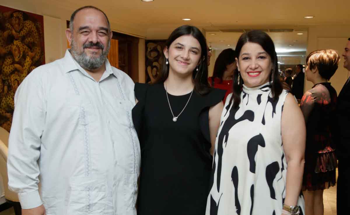 Fernando AlanÍs, Laura AlanÍs y Laura Madrigal de AlanÍs / Fotos: Omar Valdez