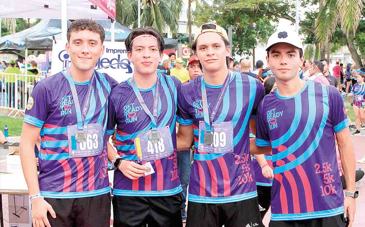 ALÁN ZÚÑIGA, ARI NAVA, CARLO STRAUS Y DIEGO RODRÍGUEZ disfrutaron del grupo de animación y baile