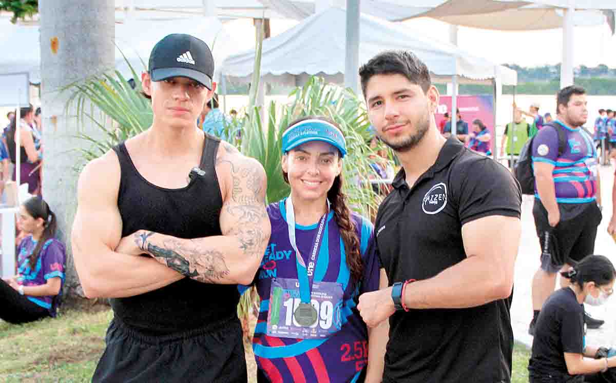 CARLO GÓMEZ, MÓNICA LUENGAS Y ALEJANDRO CHOCOTECO felices en la novena edición de la carrera Don Rodolfo Sandoval Álvarez