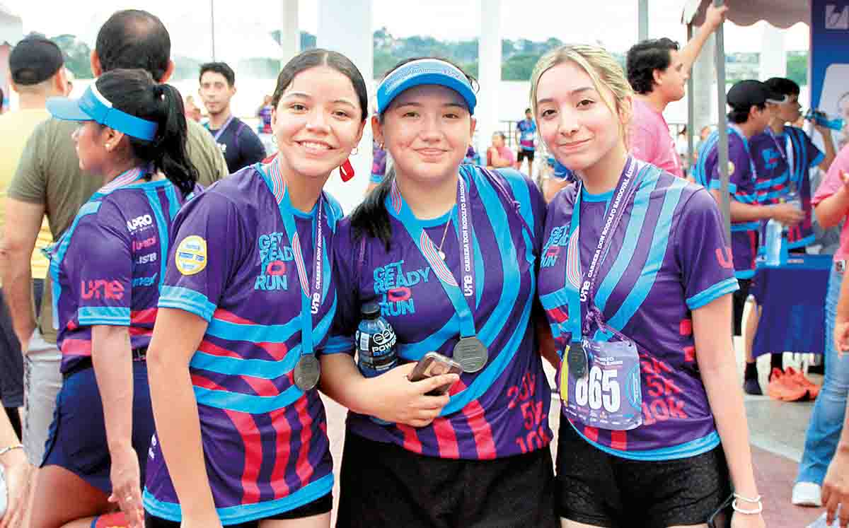 ELIZABETH DEMIS, DULCE QUINTANA Y MICHELLE ZERMEÑO disfrutaron de una rifa de diversos regalos