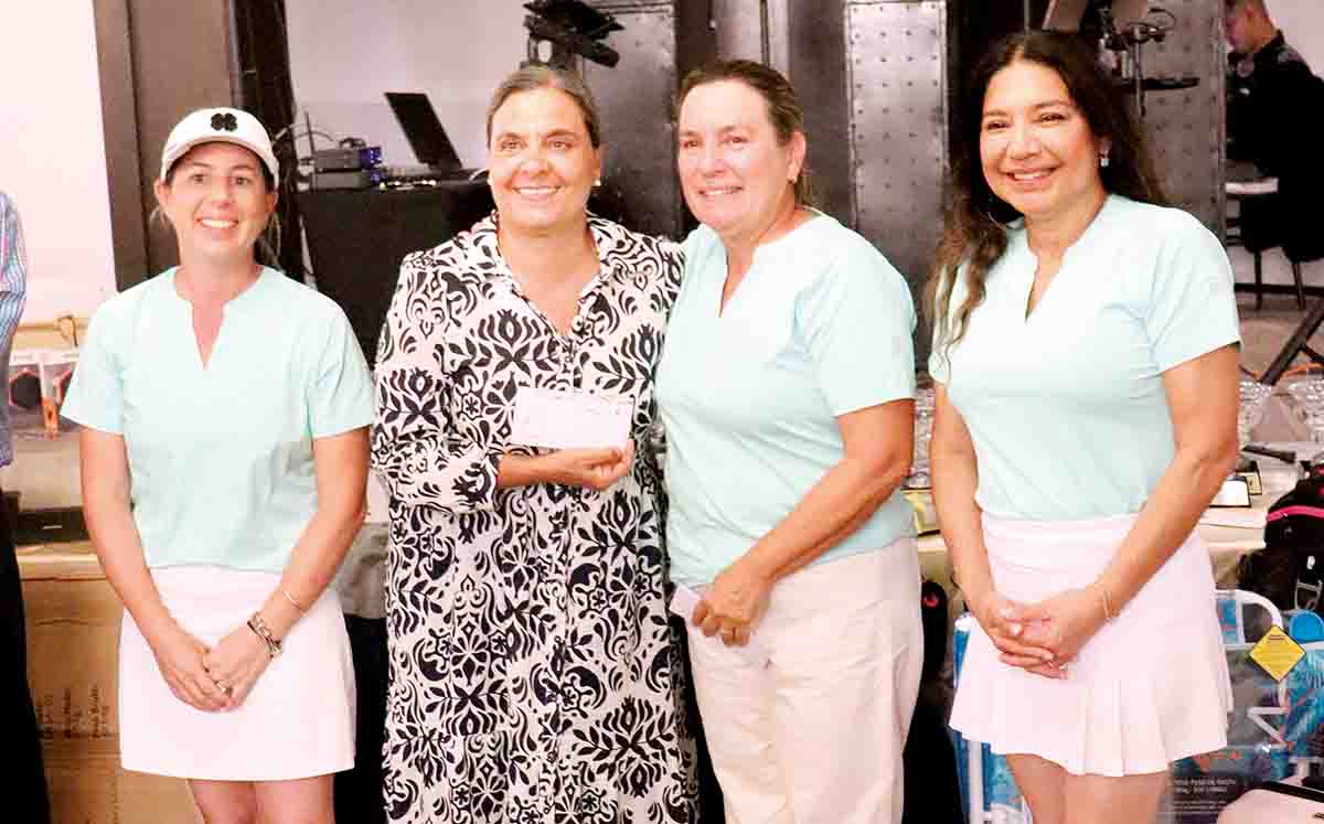 LUCY LORENZO, NENO SCHEKAIBAN, ROSA ESTEVE Y HORTENSIA DE SEGURA llegaron puntuales a la ceremonia de premiación
